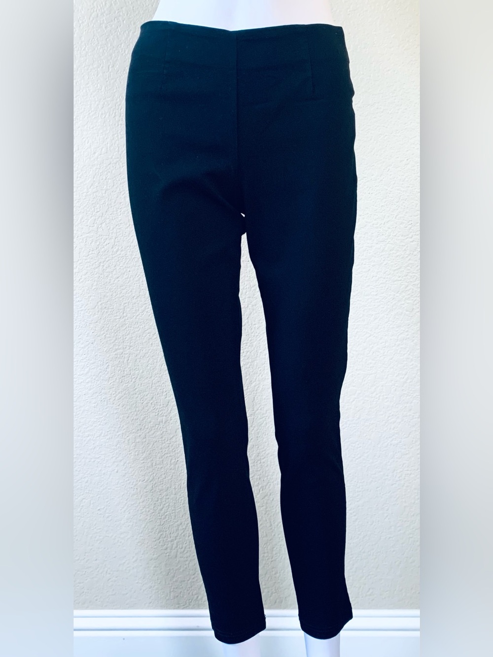 Black Calvin Klein stretch skinny slim pants size 4 pull on elastic waist